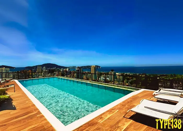 Apto Incrível - Piscina no Rooftop - Vista Mar - 600m Praia Enseada Guarujá